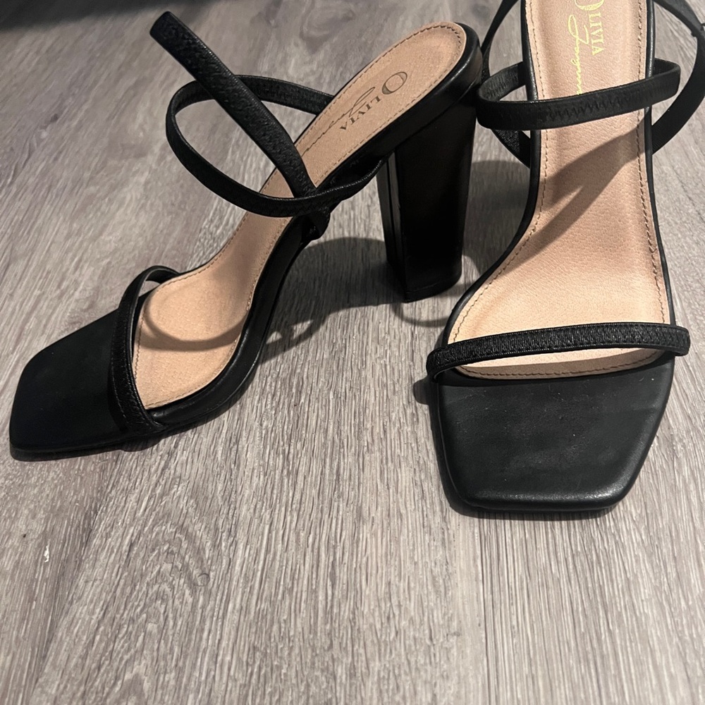 Miss Lola Black Heels